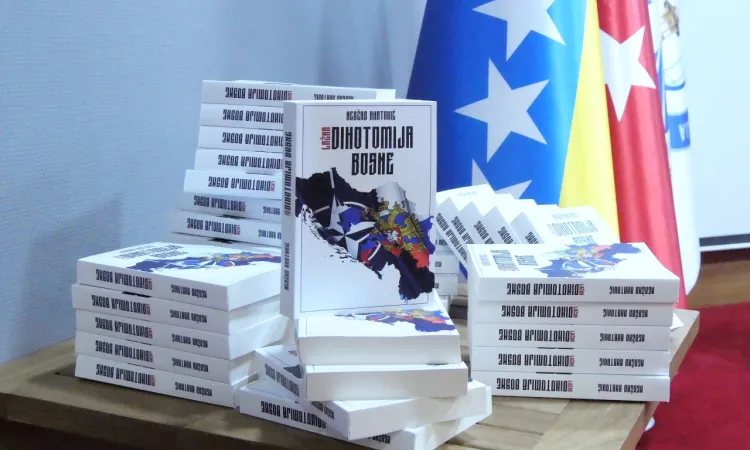 Promocija knjige na IUS-u: „Lažna dihotomija Bosne” Nedžada Ahatovića