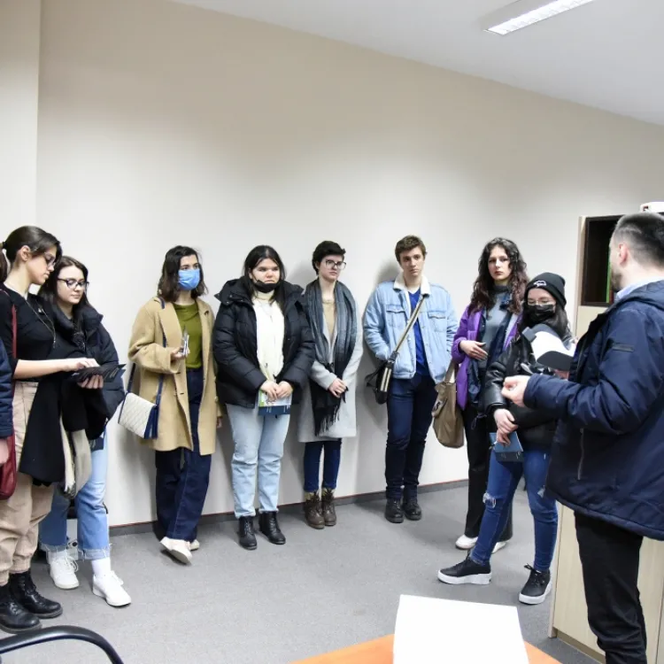 Prospective Psychology and International Relations Students Visit IUS